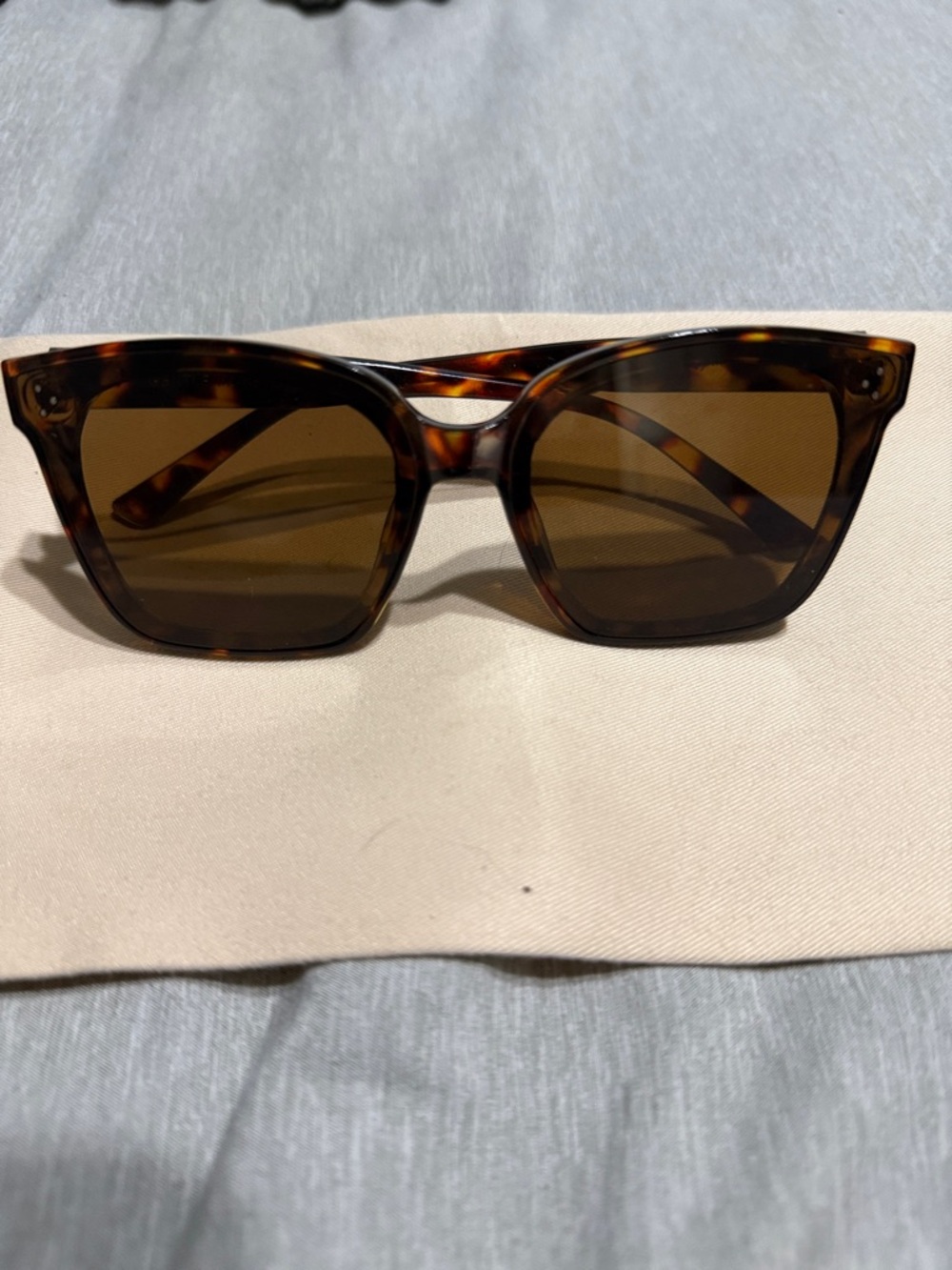 Tortoiseshell Square Frame Women's Sunglasses - Brown Lenses